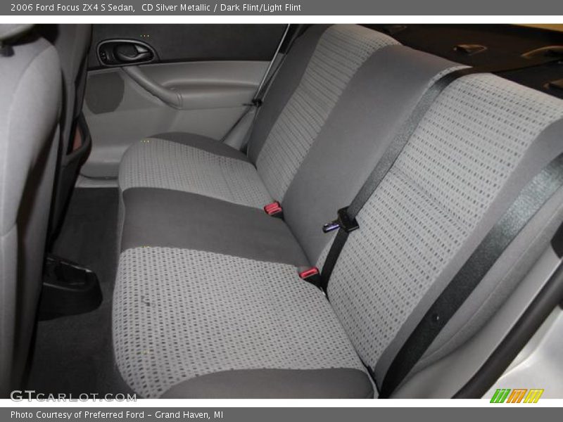 CD Silver Metallic / Dark Flint/Light Flint 2006 Ford Focus ZX4 S Sedan
