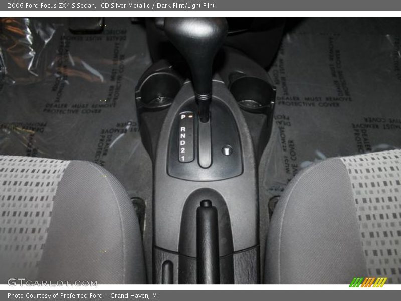 CD Silver Metallic / Dark Flint/Light Flint 2006 Ford Focus ZX4 S Sedan