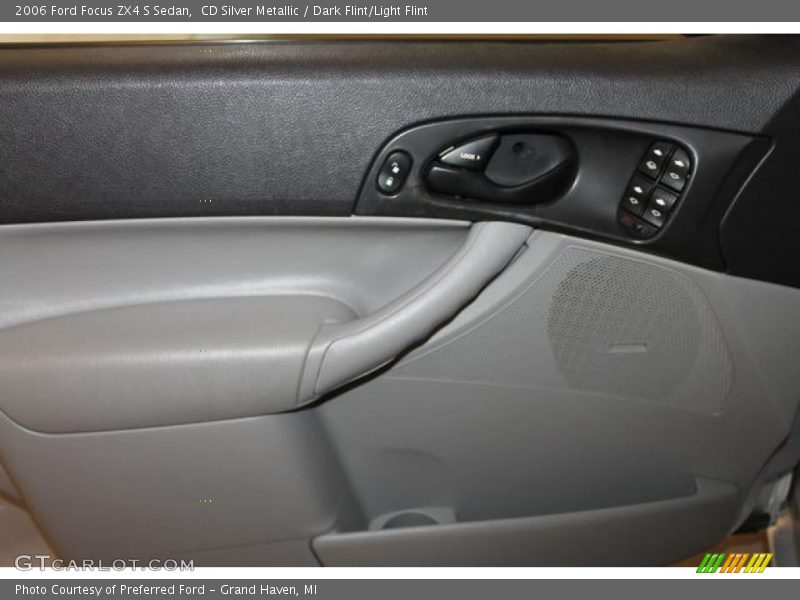 CD Silver Metallic / Dark Flint/Light Flint 2006 Ford Focus ZX4 S Sedan