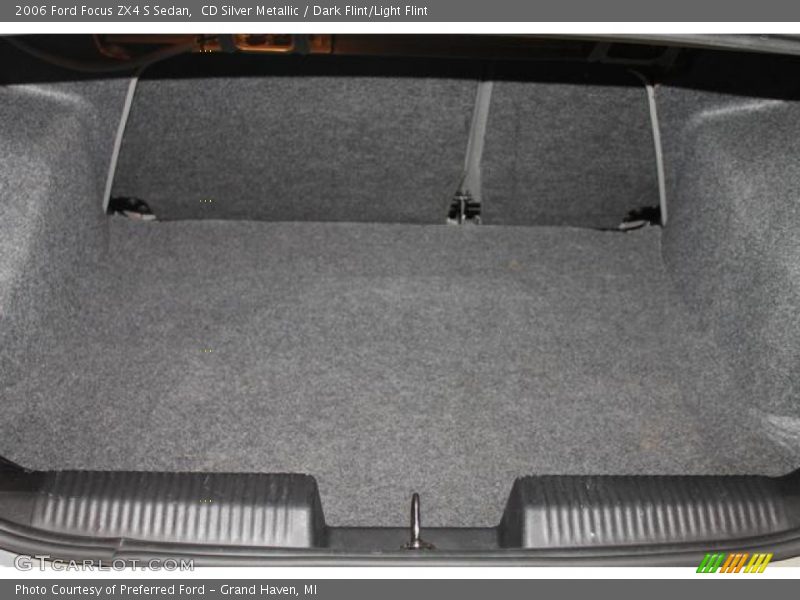 CD Silver Metallic / Dark Flint/Light Flint 2006 Ford Focus ZX4 S Sedan