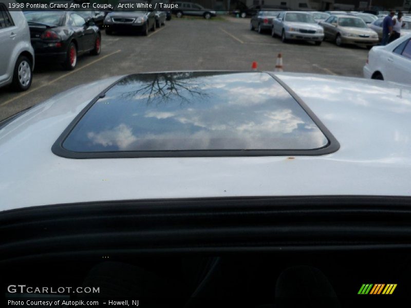 Arctic White / Taupe 1998 Pontiac Grand Am GT Coupe