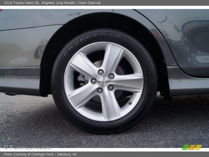 Magnetic Gray Metallic / Dark Charcoal 2010 Toyota Camry SE