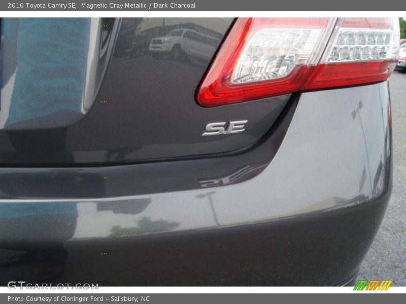 Magnetic Gray Metallic / Dark Charcoal 2010 Toyota Camry SE