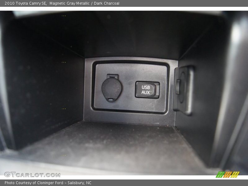 Magnetic Gray Metallic / Dark Charcoal 2010 Toyota Camry SE
