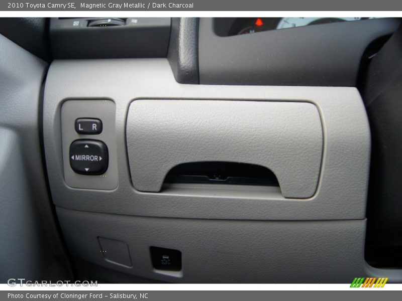Magnetic Gray Metallic / Dark Charcoal 2010 Toyota Camry SE