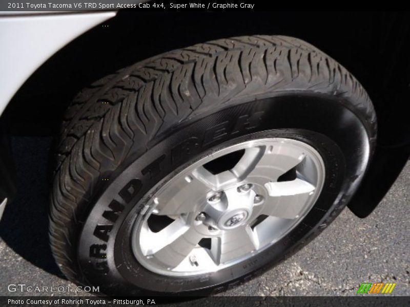 Super White / Graphite Gray 2011 Toyota Tacoma V6 TRD Sport Access Cab 4x4