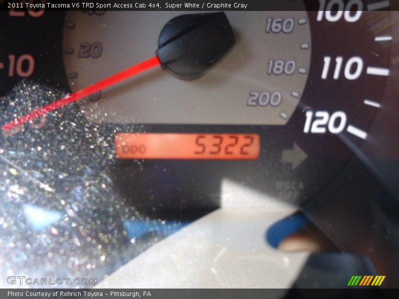 Super White / Graphite Gray 2011 Toyota Tacoma V6 TRD Sport Access Cab 4x4