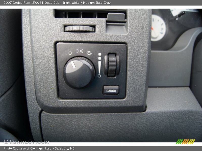 Bright White / Medium Slate Gray 2007 Dodge Ram 1500 ST Quad Cab