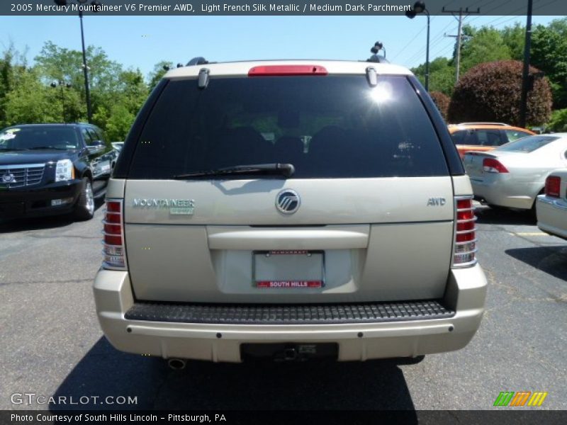 Light French Silk Metallic / Medium Dark Parchment 2005 Mercury Mountaineer V6 Premier AWD