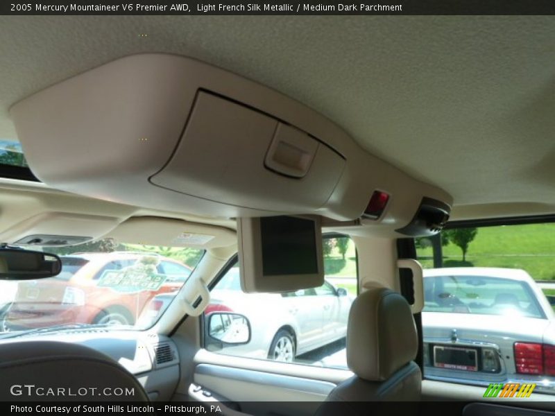 Light French Silk Metallic / Medium Dark Parchment 2005 Mercury Mountaineer V6 Premier AWD