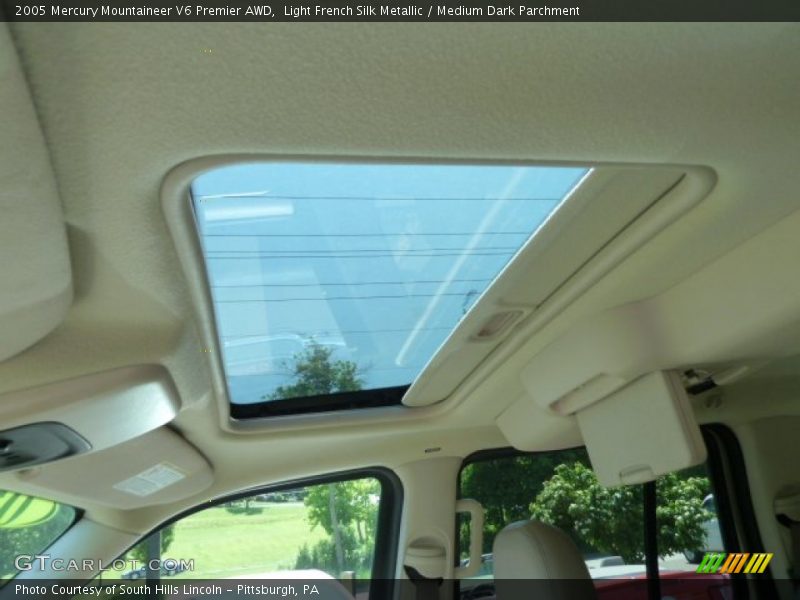 Light French Silk Metallic / Medium Dark Parchment 2005 Mercury Mountaineer V6 Premier AWD