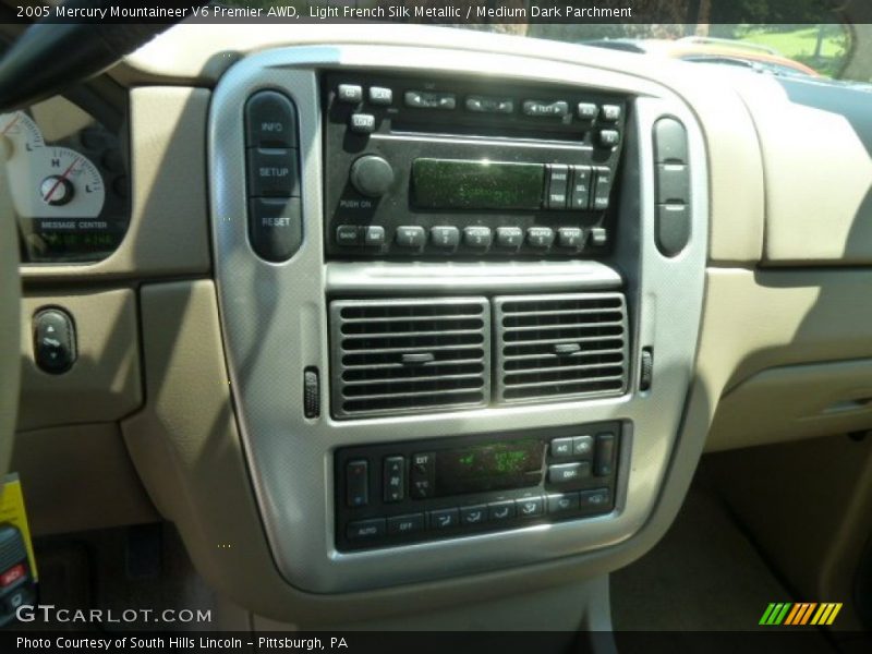 Light French Silk Metallic / Medium Dark Parchment 2005 Mercury Mountaineer V6 Premier AWD