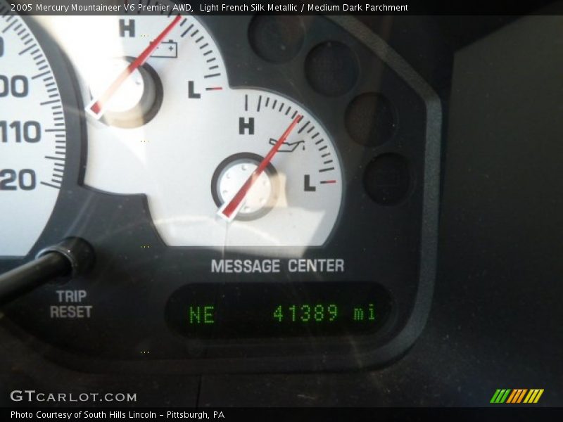 Light French Silk Metallic / Medium Dark Parchment 2005 Mercury Mountaineer V6 Premier AWD