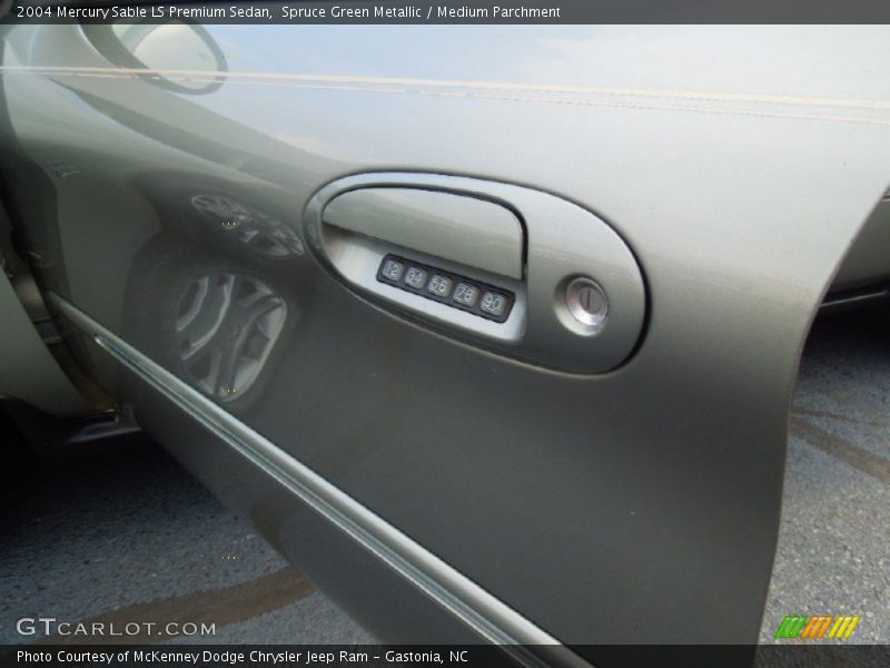 Spruce Green Metallic / Medium Parchment 2004 Mercury Sable LS Premium Sedan