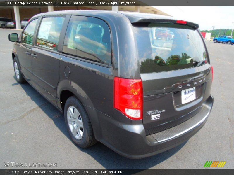 Dark Charcoal Pearl / Black/Light Graystone 2012 Dodge Grand Caravan SE