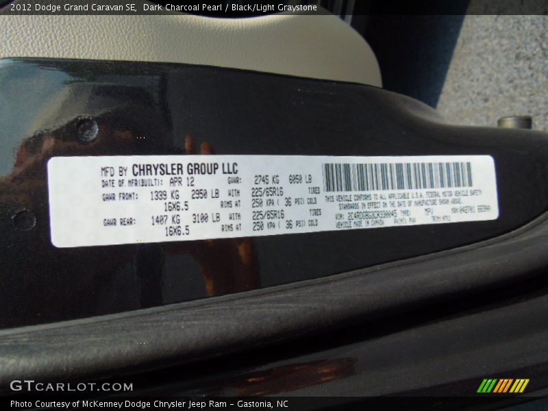 Dark Charcoal Pearl / Black/Light Graystone 2012 Dodge Grand Caravan SE
