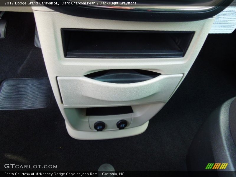 Dark Charcoal Pearl / Black/Light Graystone 2012 Dodge Grand Caravan SE