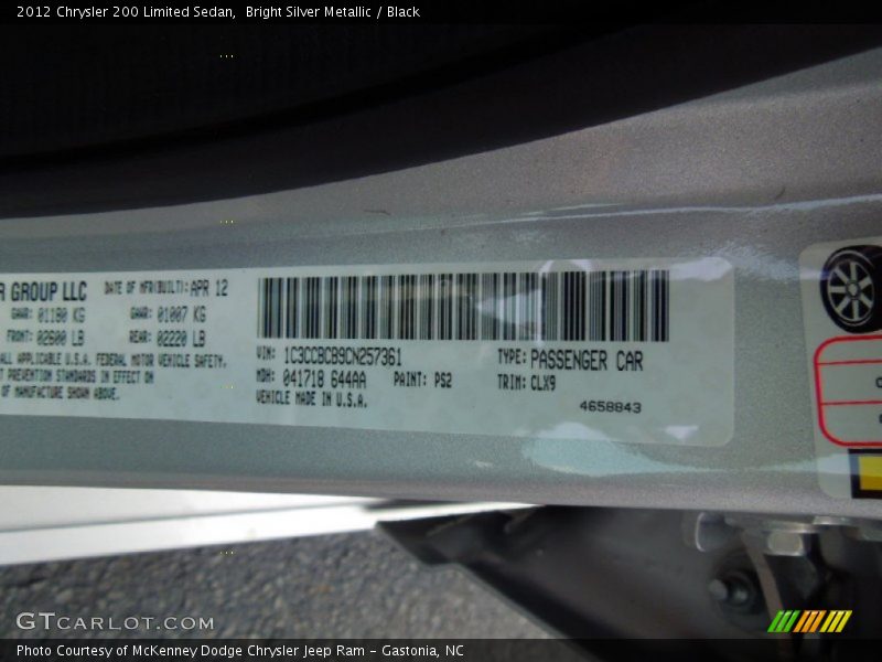 Bright Silver Metallic / Black 2012 Chrysler 200 Limited Sedan