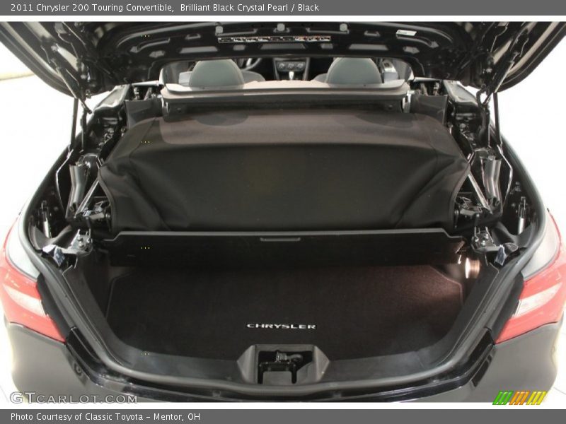  2011 200 Touring Convertible Trunk