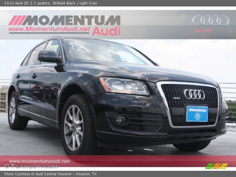 Brilliant Black / Light Grey 2010 Audi Q5 3.2 quattro