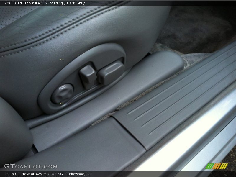 Sterling / Dark Gray 2001 Cadillac Seville STS