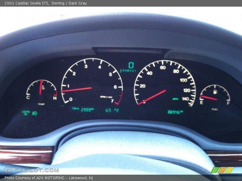 Sterling / Dark Gray 2001 Cadillac Seville STS