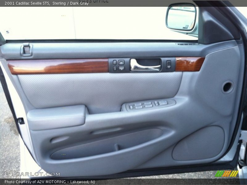 Sterling / Dark Gray 2001 Cadillac Seville STS