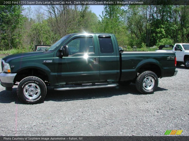 Dark Highland Green Metallic / Medium Parchment 2002 Ford F250 Super Duty Lariat SuperCab 4x4