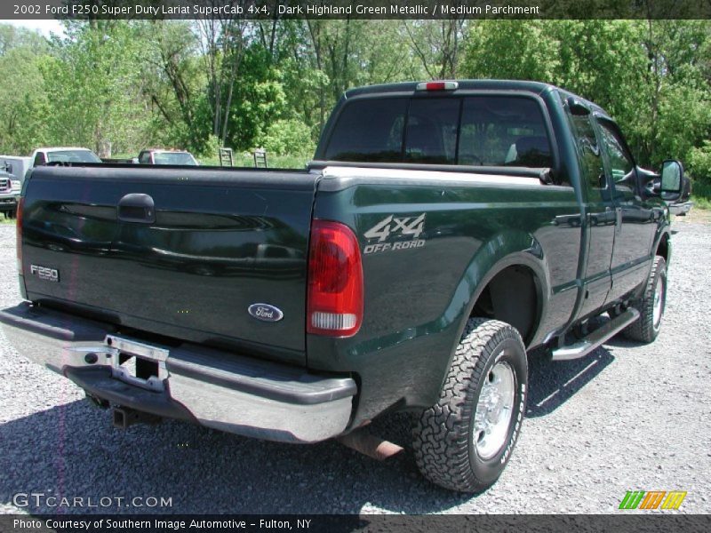 Dark Highland Green Metallic / Medium Parchment 2002 Ford F250 Super Duty Lariat SuperCab 4x4