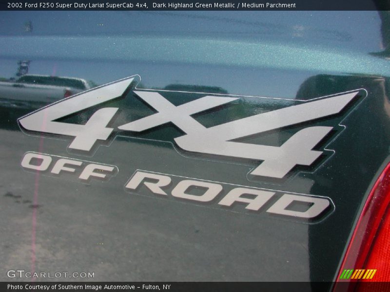 Dark Highland Green Metallic / Medium Parchment 2002 Ford F250 Super Duty Lariat SuperCab 4x4