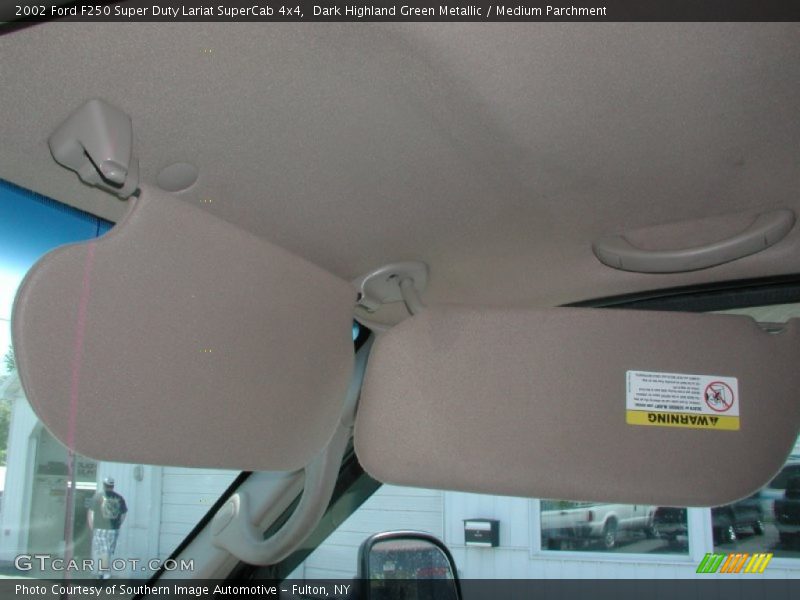Dark Highland Green Metallic / Medium Parchment 2002 Ford F250 Super Duty Lariat SuperCab 4x4