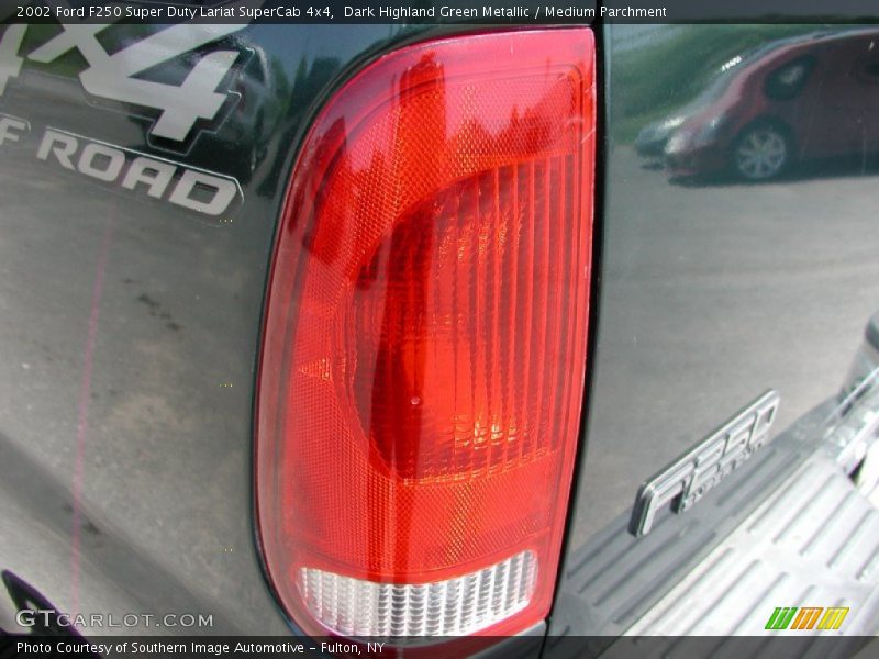 Dark Highland Green Metallic / Medium Parchment 2002 Ford F250 Super Duty Lariat SuperCab 4x4