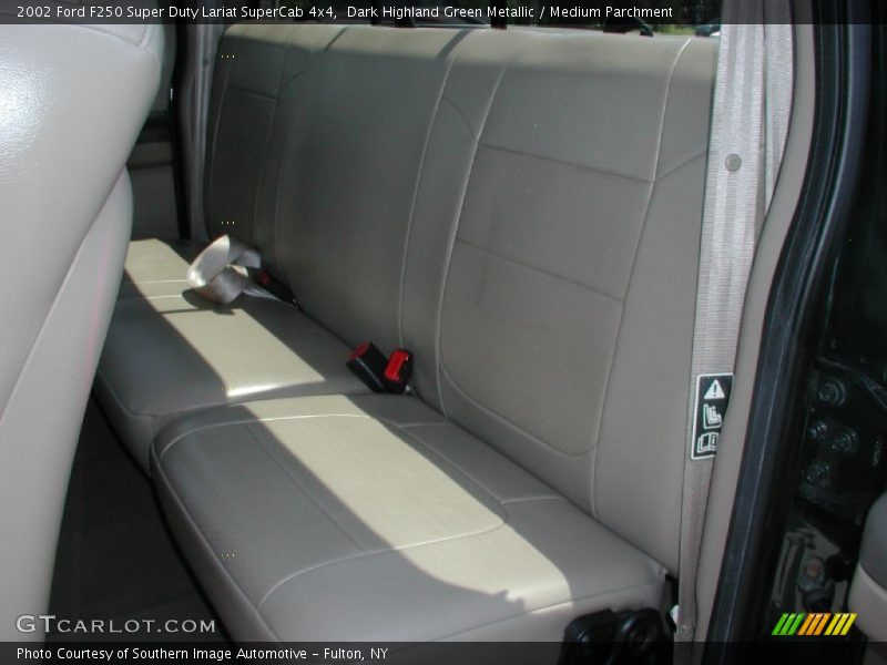 Dark Highland Green Metallic / Medium Parchment 2002 Ford F250 Super Duty Lariat SuperCab 4x4