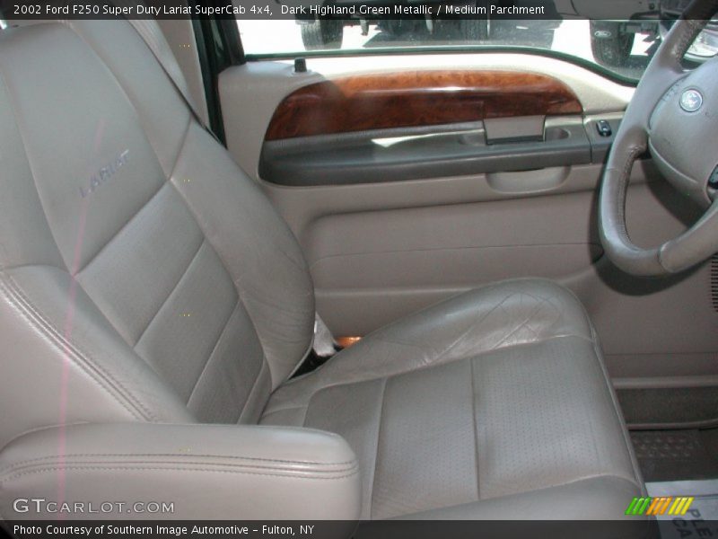 Dark Highland Green Metallic / Medium Parchment 2002 Ford F250 Super Duty Lariat SuperCab 4x4