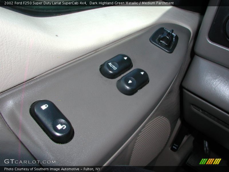 Dark Highland Green Metallic / Medium Parchment 2002 Ford F250 Super Duty Lariat SuperCab 4x4