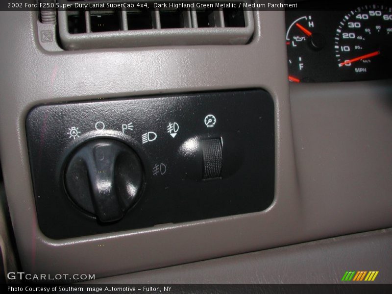 Dark Highland Green Metallic / Medium Parchment 2002 Ford F250 Super Duty Lariat SuperCab 4x4