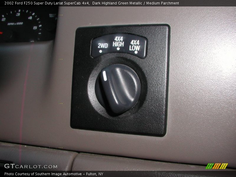 Dark Highland Green Metallic / Medium Parchment 2002 Ford F250 Super Duty Lariat SuperCab 4x4