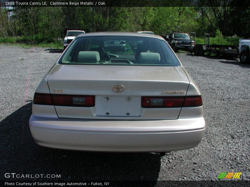 Cashmere Beige Metallic / Oak 1998 Toyota Camry LE