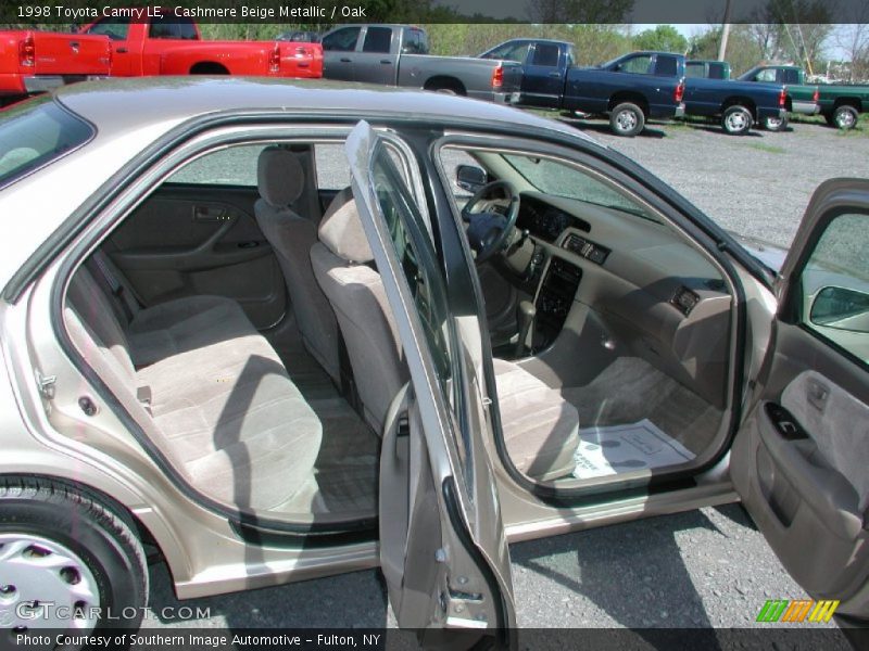 Cashmere Beige Metallic / Oak 1998 Toyota Camry LE
