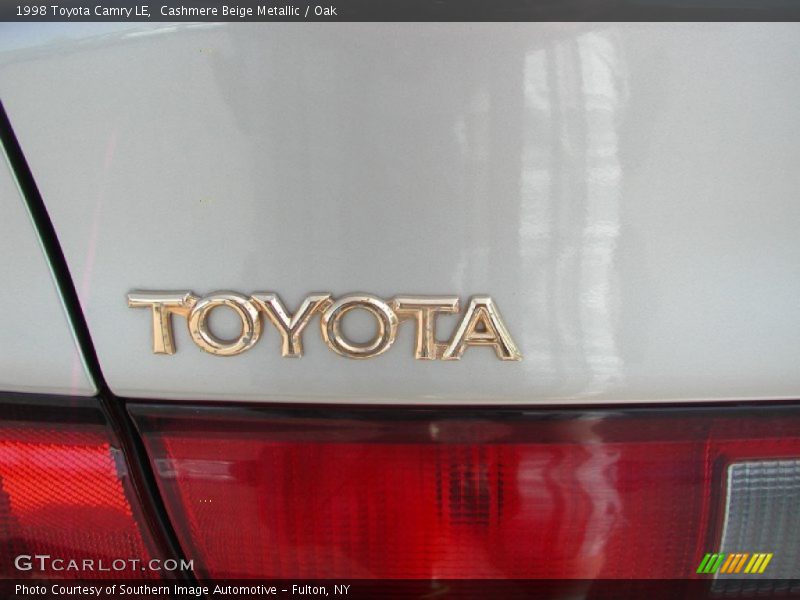 Cashmere Beige Metallic / Oak 1998 Toyota Camry LE