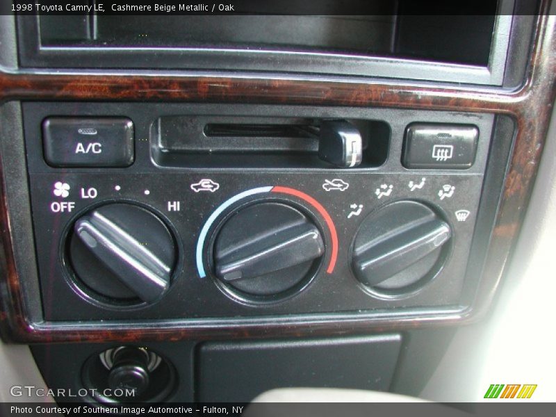Cashmere Beige Metallic / Oak 1998 Toyota Camry LE