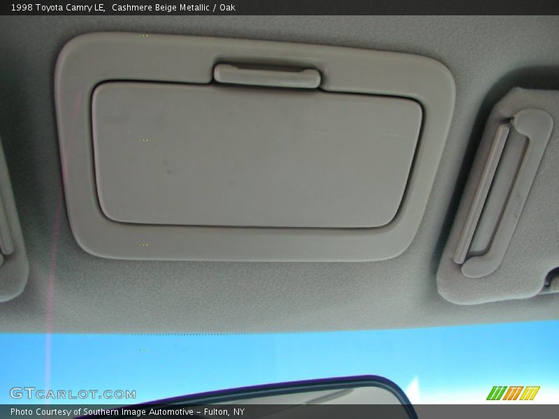 Cashmere Beige Metallic / Oak 1998 Toyota Camry LE