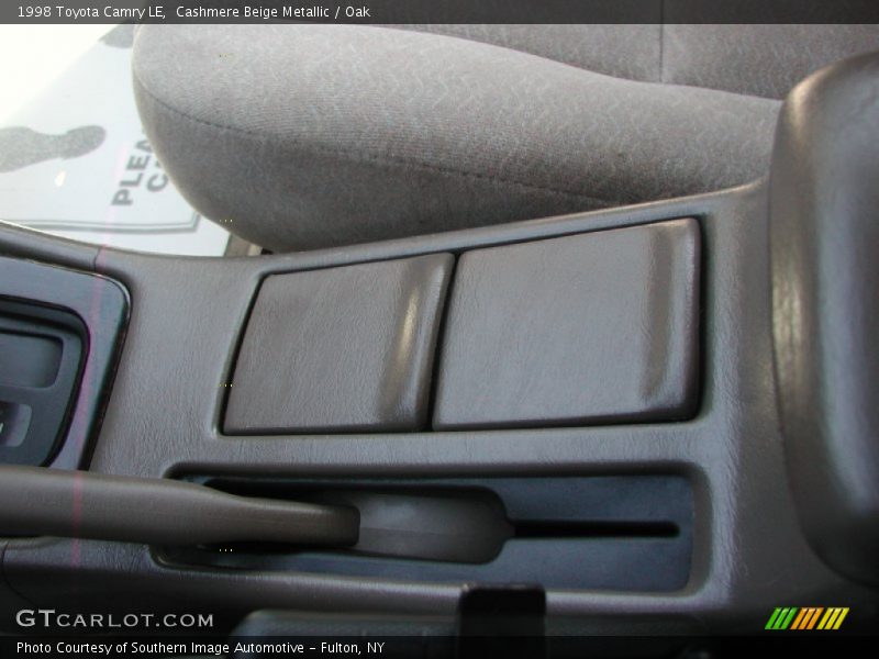 Cashmere Beige Metallic / Oak 1998 Toyota Camry LE