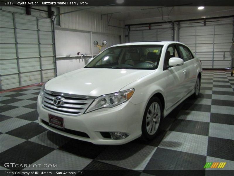 Blizzard White Pearl / Ivory 2012 Toyota Avalon