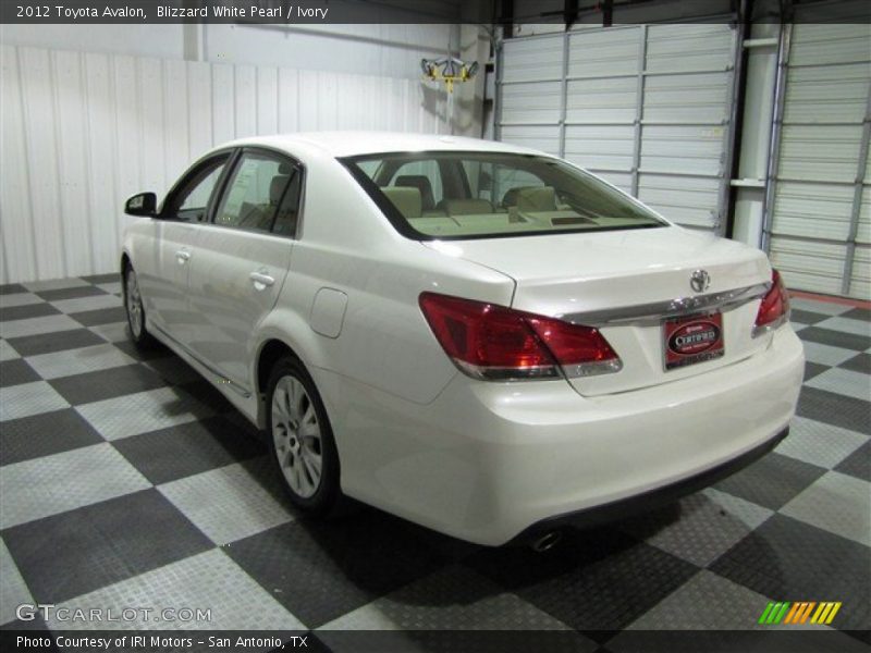 Blizzard White Pearl / Ivory 2012 Toyota Avalon