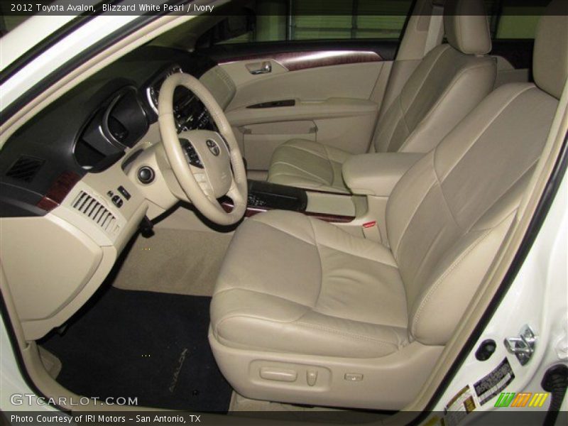Blizzard White Pearl / Ivory 2012 Toyota Avalon