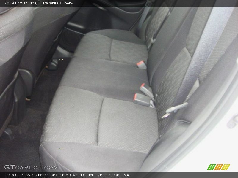 Ultra White / Ebony 2009 Pontiac Vibe