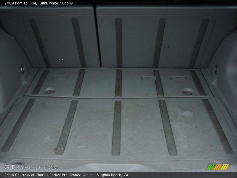 Ultra White / Ebony 2009 Pontiac Vibe