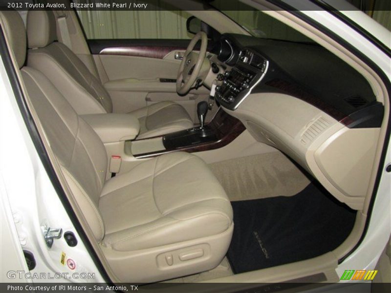 Blizzard White Pearl / Ivory 2012 Toyota Avalon