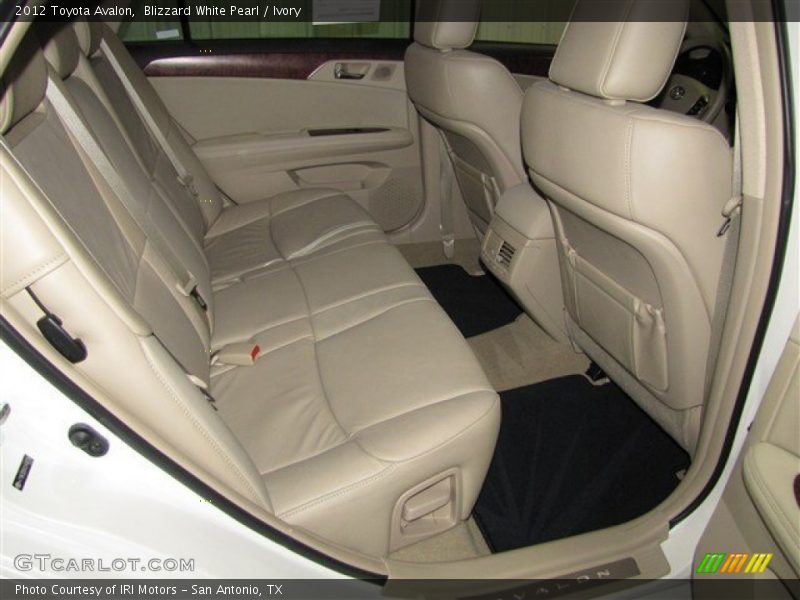 Blizzard White Pearl / Ivory 2012 Toyota Avalon